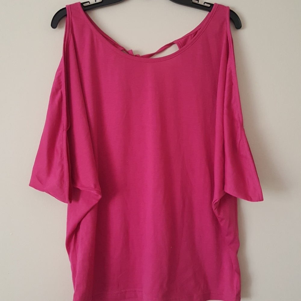 Cold shoulder tunic top